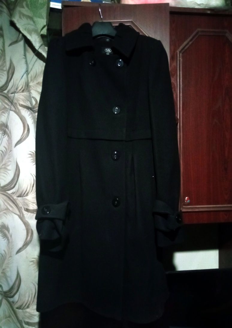 Продам новое пальто 46-го размера, цена 1,500 грн, обращаться в лс