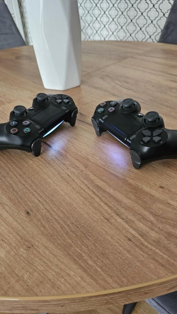 Sprzedam PS 4 Pro