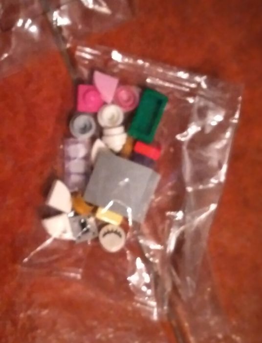 Bonecos Lego + Peças Lego (850g) + 10 Manuais Lego