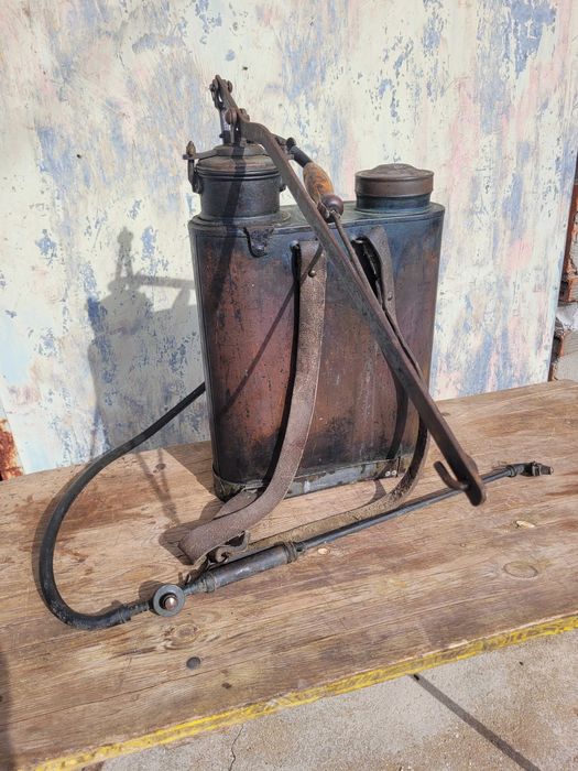 Maquina de pulverizar antiga