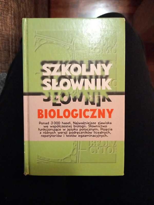 Szkolny słownik biologiczny