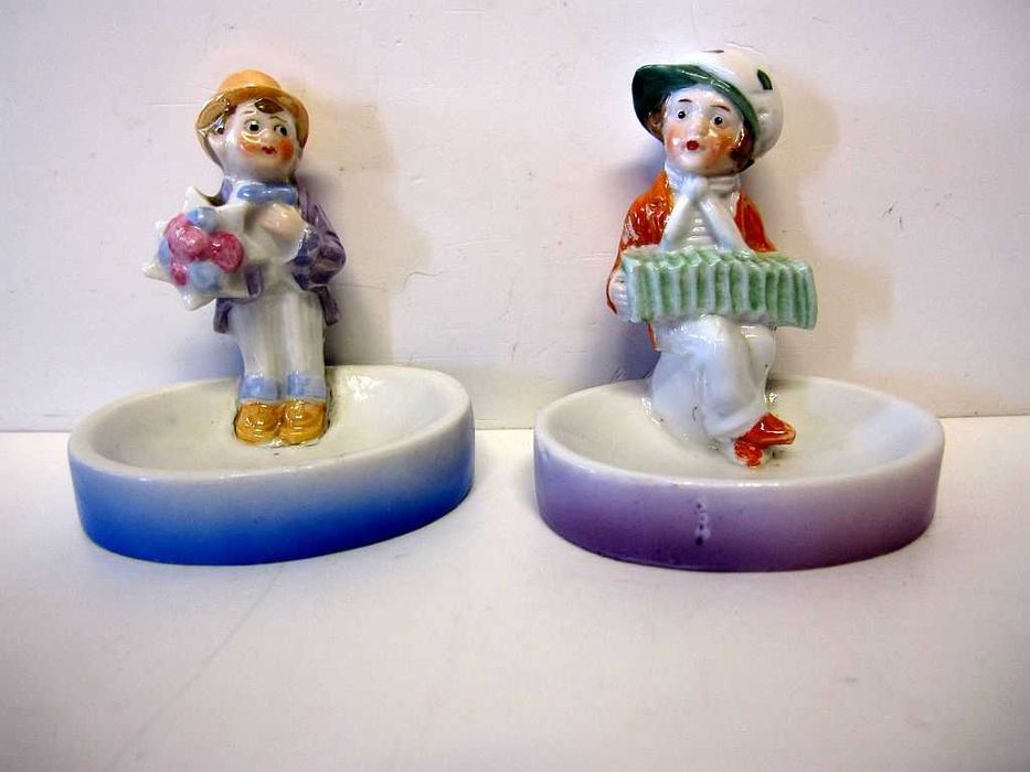2 antigas fofinhas taçinhas aneleiras em porcelana alemã com figuras