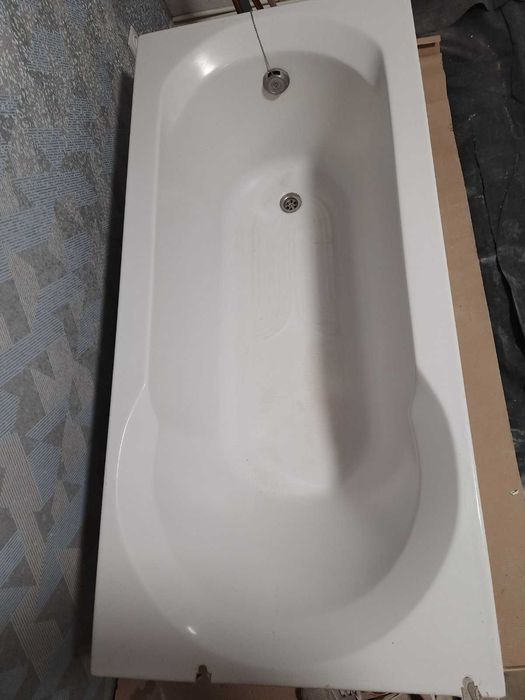 Ванна акрилова, 150*70 см, у гарному стані