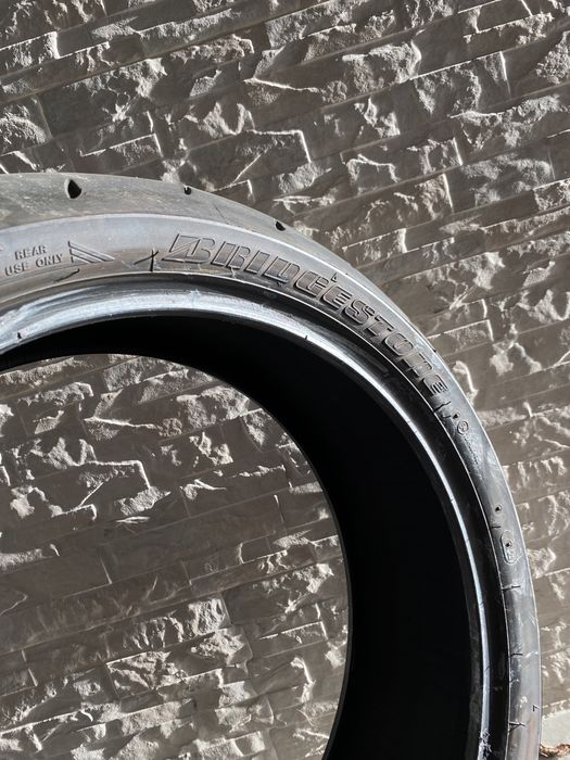 Pneu Mota Bridgestone 180/55 17