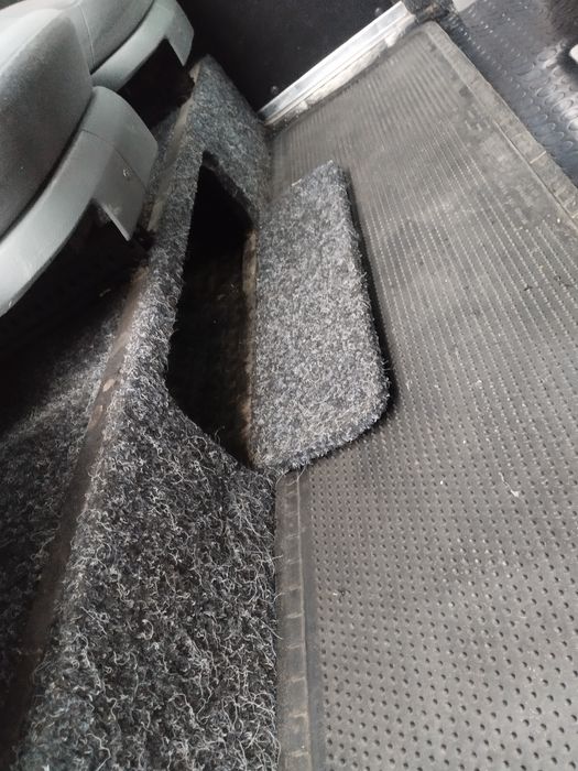 Крафтер пасажир хороший стан цікавить обмін на менший бус