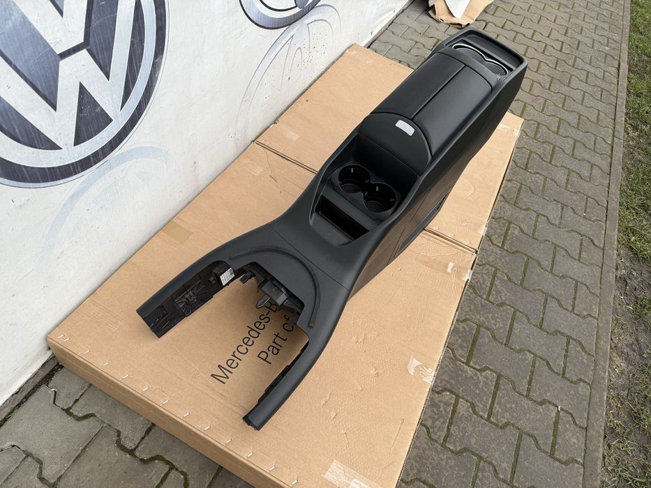 Центральна консоль підлокітник холодильник Веклас 447 Vito V-class