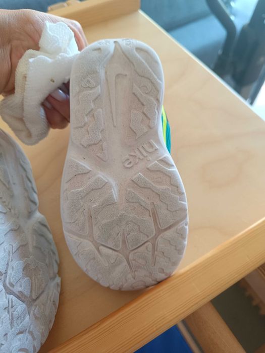 Buciki Nike dla dzieci roz 26