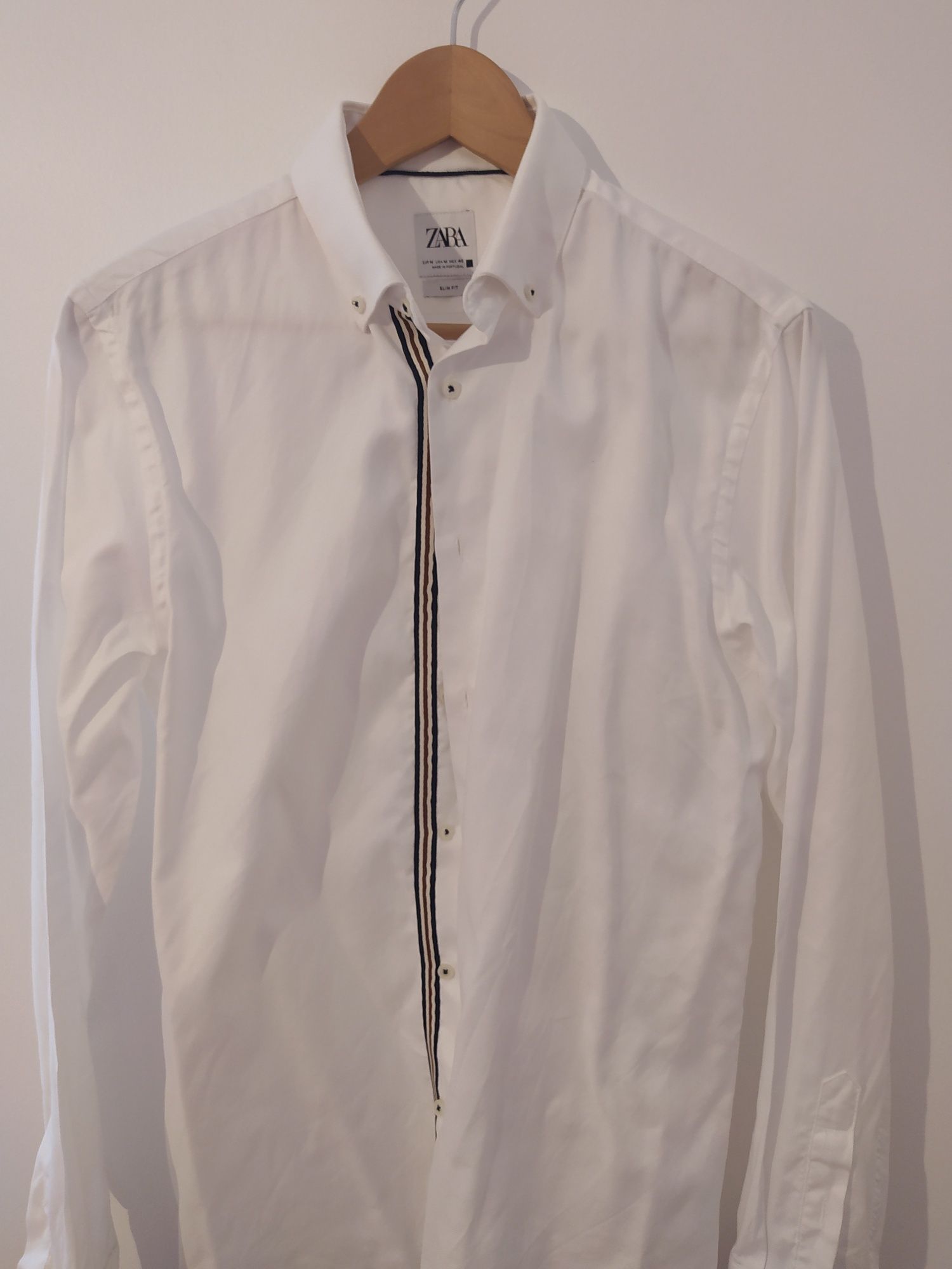 Camisa Zara slim fit tamanho M (40)