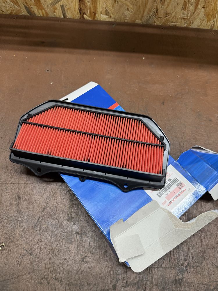 Filtr powietrza OEM Suzuki GSR 600 750 GSXS 750