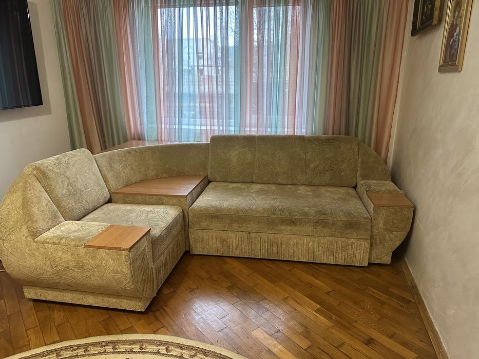 Диван з столиком, кутовий