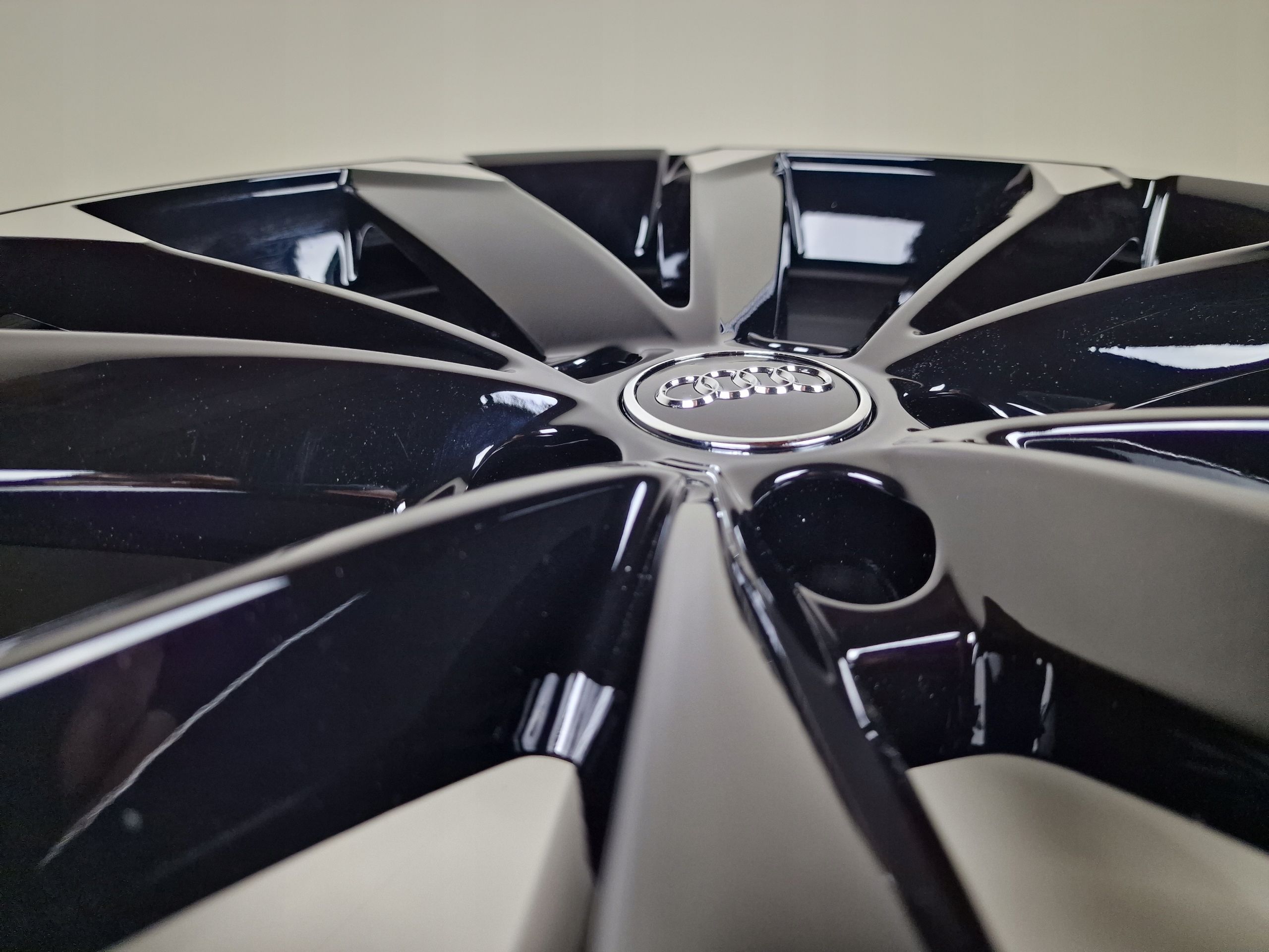 FABRYCZNIE NOWE Felgi Audi 20" A4 A5 A6 A7 A8 Q2 Q3 Q5 Q7