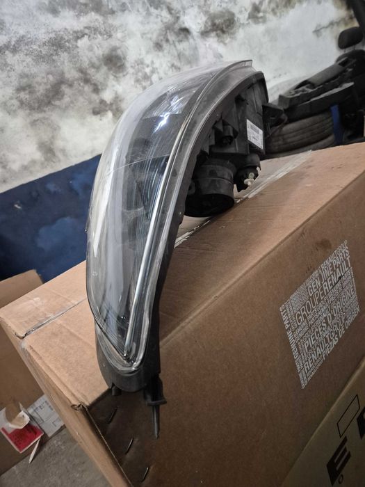 Otica esquerda renault Trafic