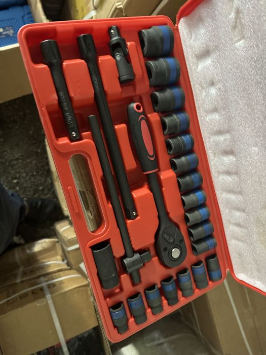 KLUCZY  8 32  oboib 8-32