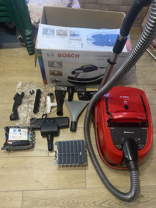 Миючий пилосос БОШ