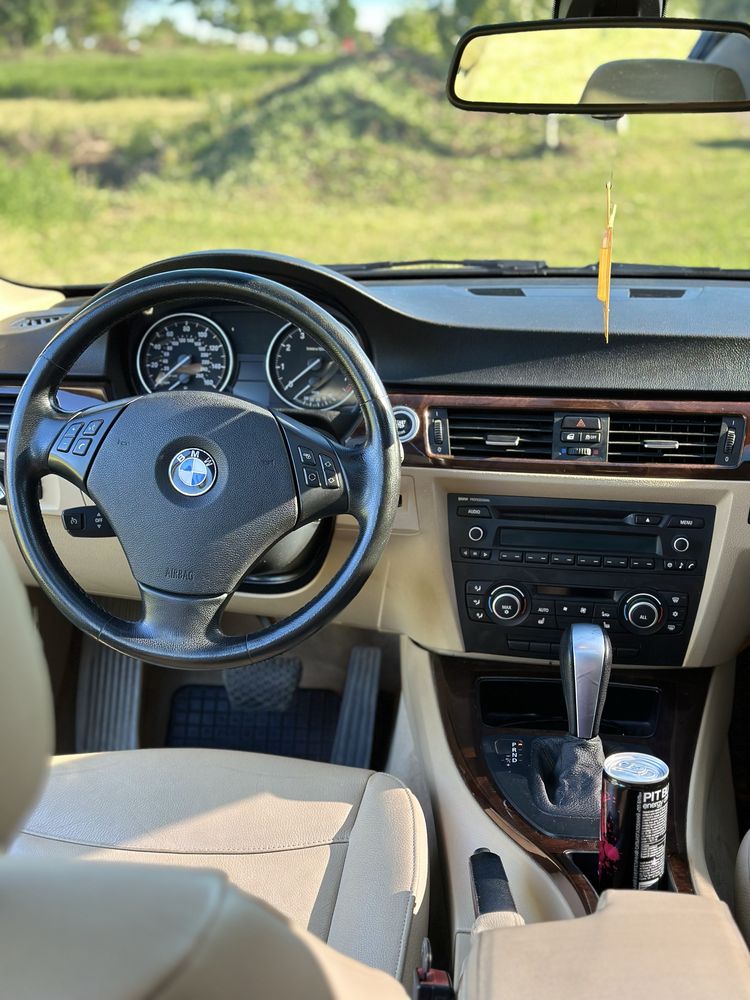 Продам BMW e90 328i xdrive