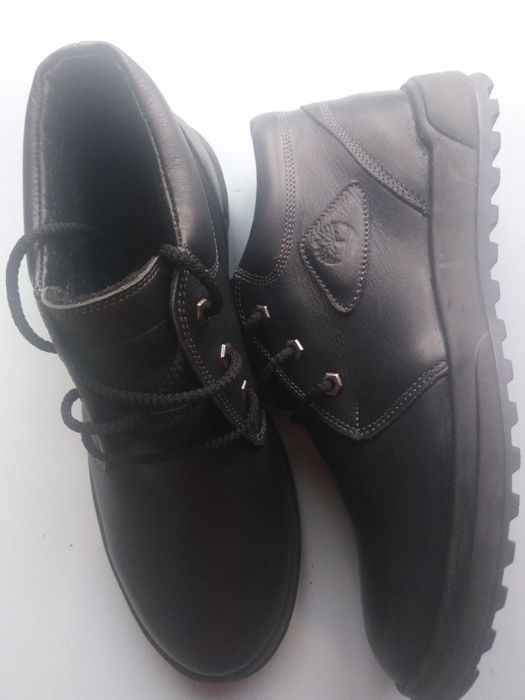 Продам ботинки 42- 43р