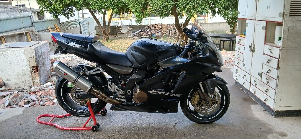 Kawasaki Ninja ZX12R