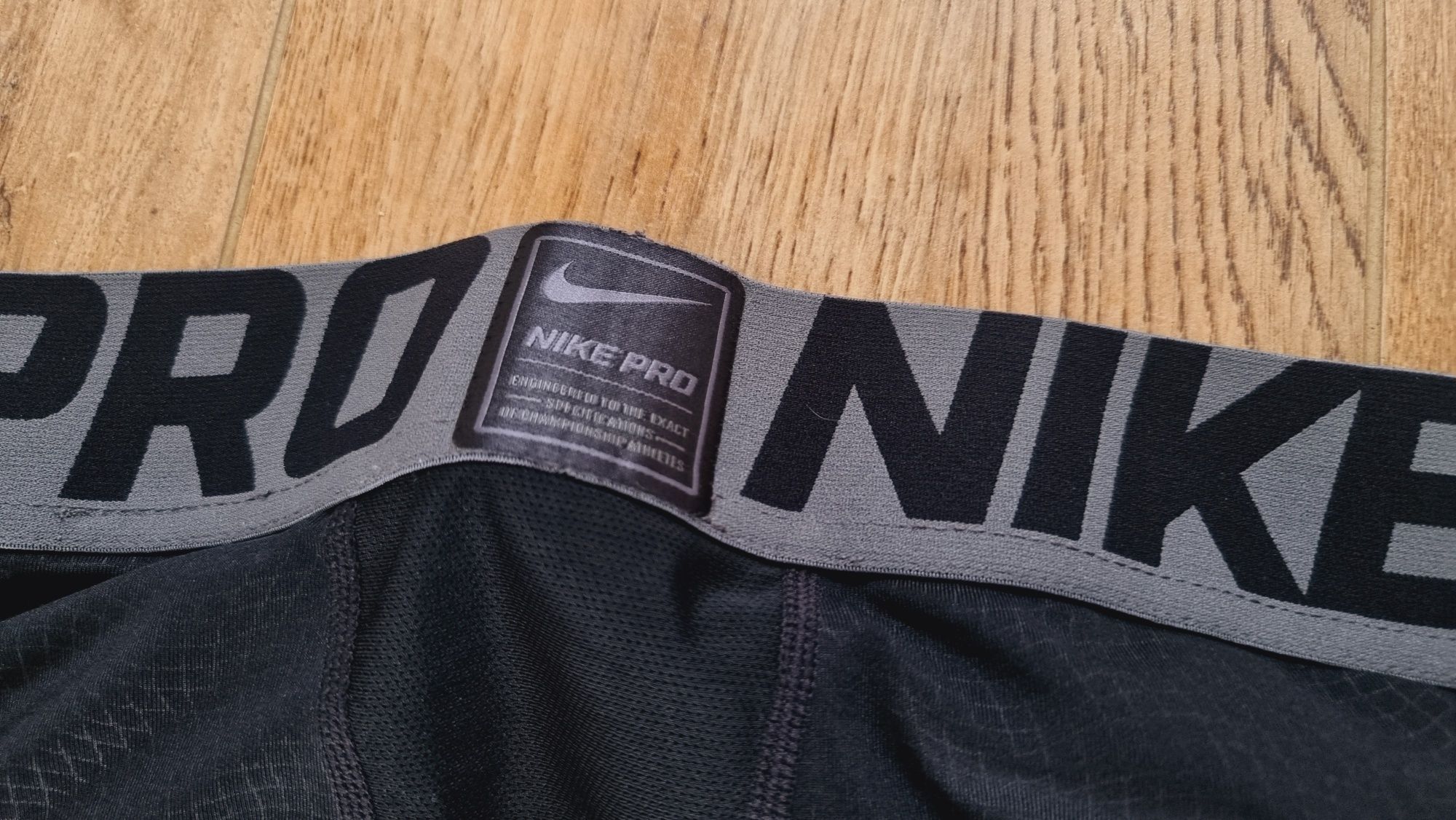 Legginsy kompresyjne Nike Pro Hypercool Compression