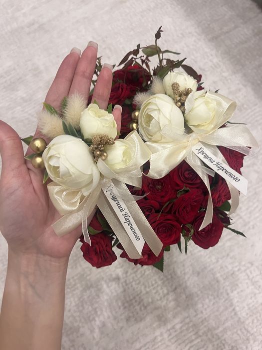 Продам бутоньєрки