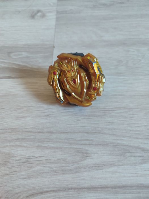 Бейблейд луйнор і ахілес