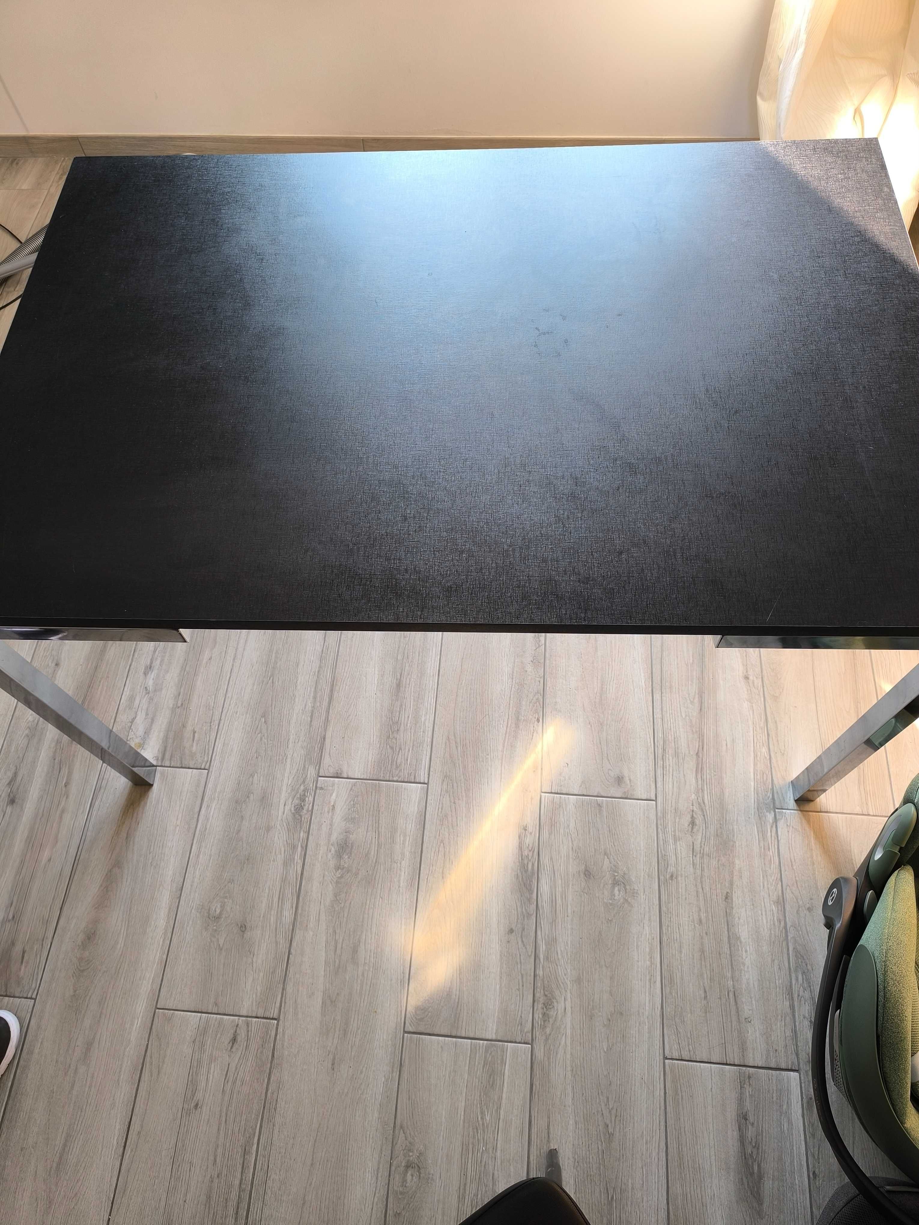 Conjunto de mesa mais 4 cadeiras