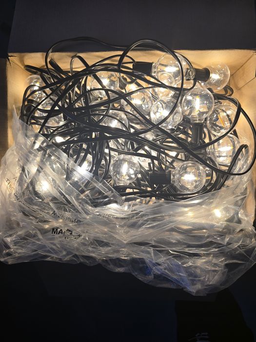 Lampki sznurkowe Gluroo G40. 30 metrów 50 żarówek plus 2 gratis
