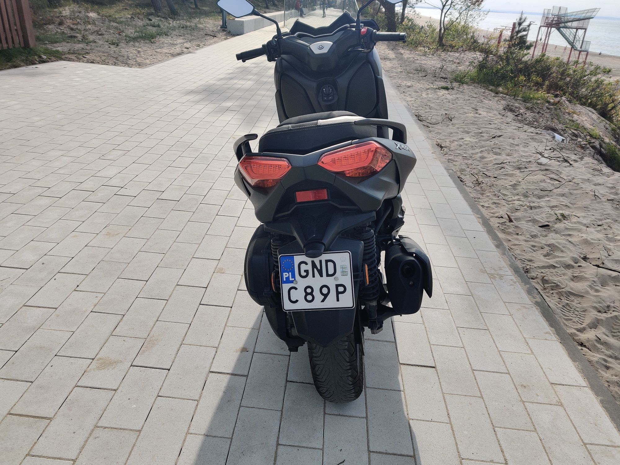 Yamaha x Max 300