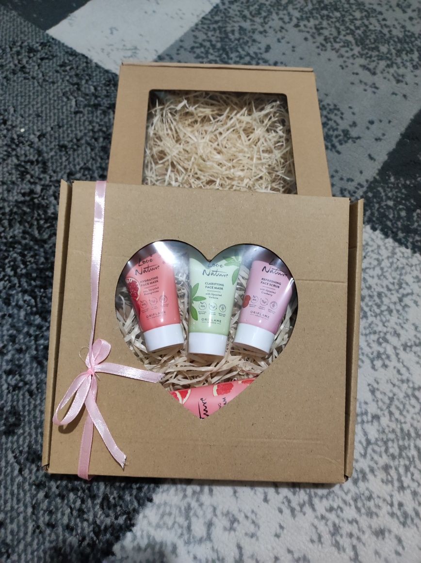 Box prezentowy dla niej zestaw kosmetyków Oriflame