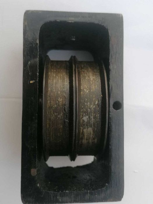 Ролики цепные в сборе с "головой" цилиндра подъема штабелера.