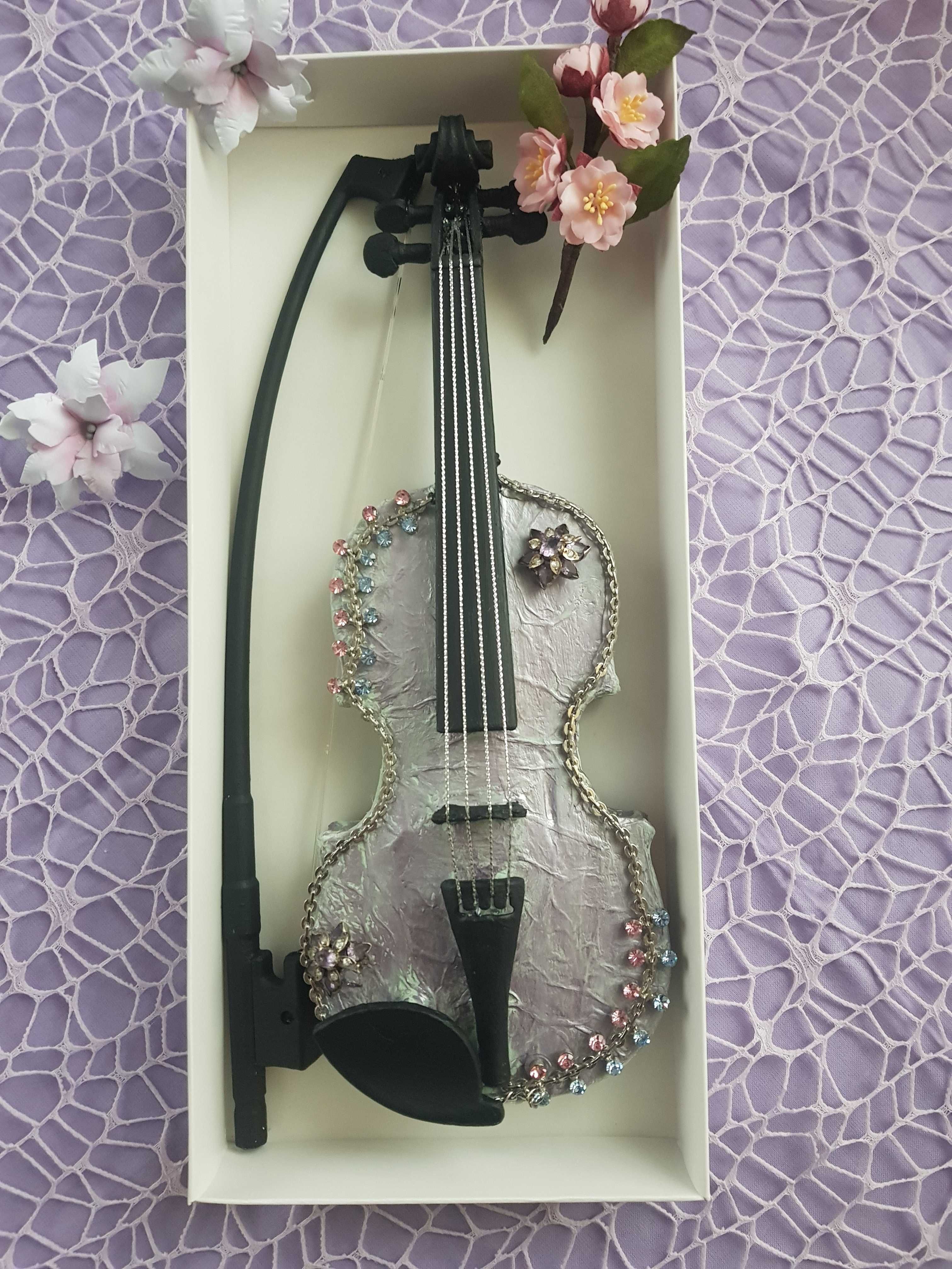 Декоративна скрипка