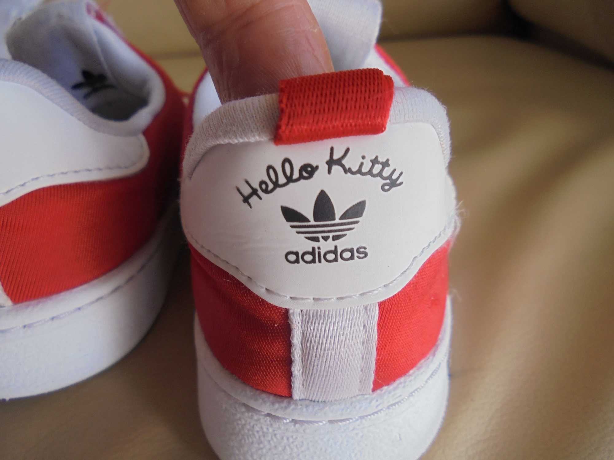 ténis de menina da marca adidas