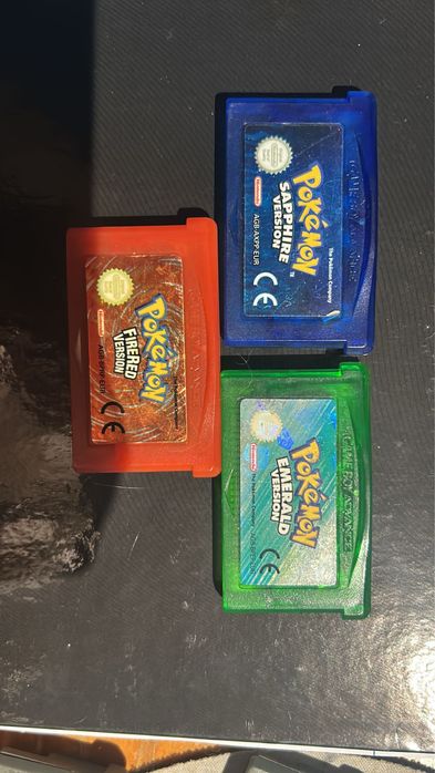Pokemon FireRed, Emerald e Saphira originais para GBA