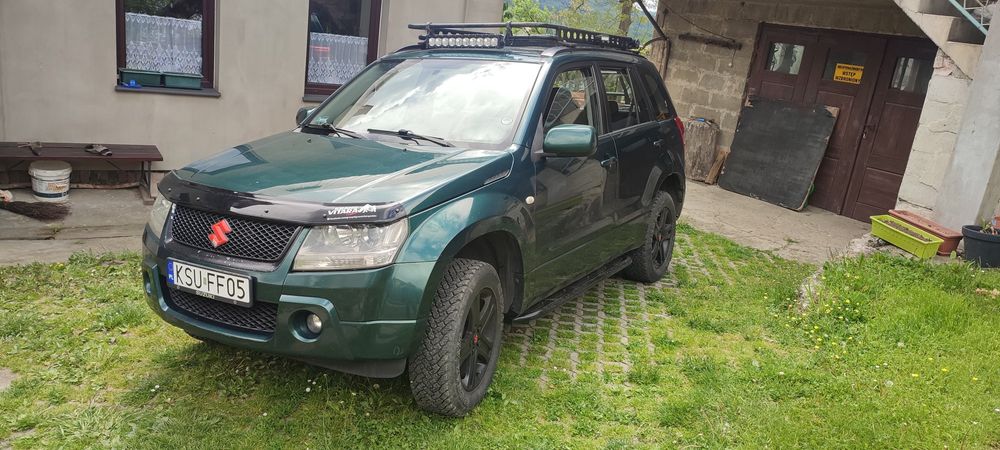 Suzuki Grand Vitara 2.0 LPG, lift, hak, 4x4, LED, dwa komplety opon