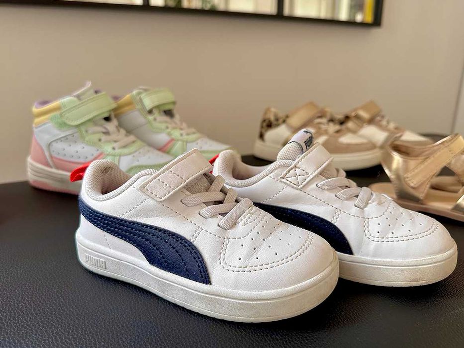 Sapatos de criança tamanho 24 como novos