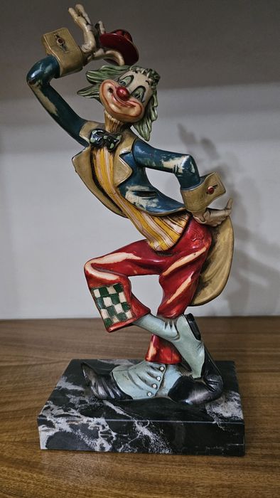 Estatueta de palhaço