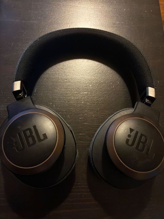Auscultador JBL com fio