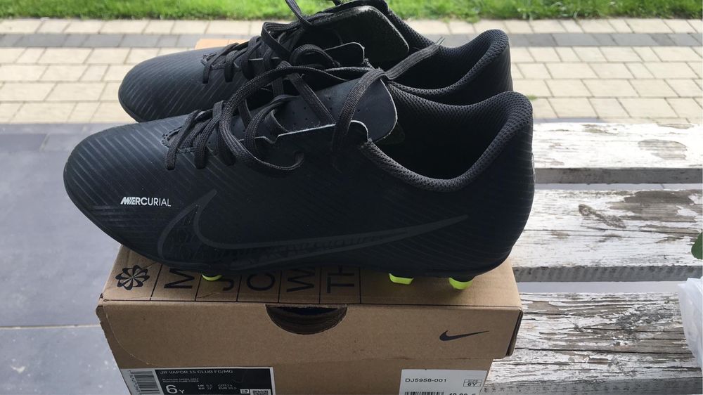 Nowe buty piłkarskie korki Nike mercurial 38,5