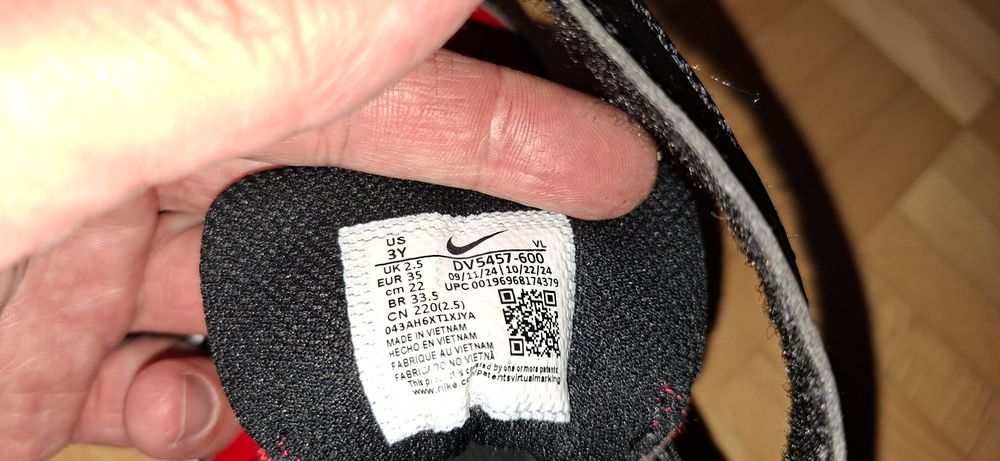 Buty NIKE na rzepy chłopięce r. 35