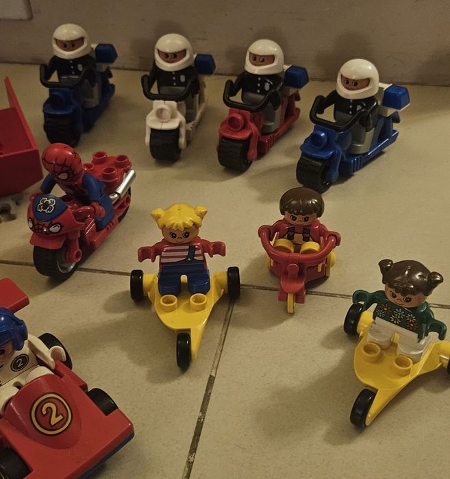 Lego Duplo ludziki, zwierzęta, pojazdy