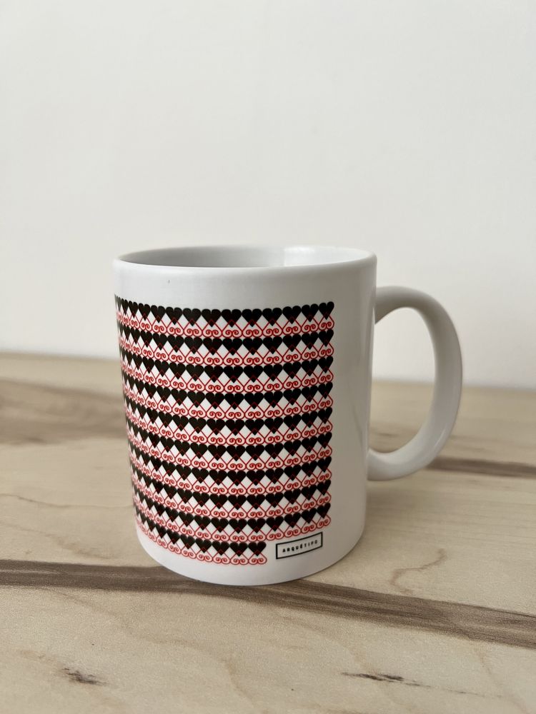 Caneca com corações