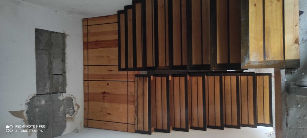 Schody dębowe na sosnowej podbudowie