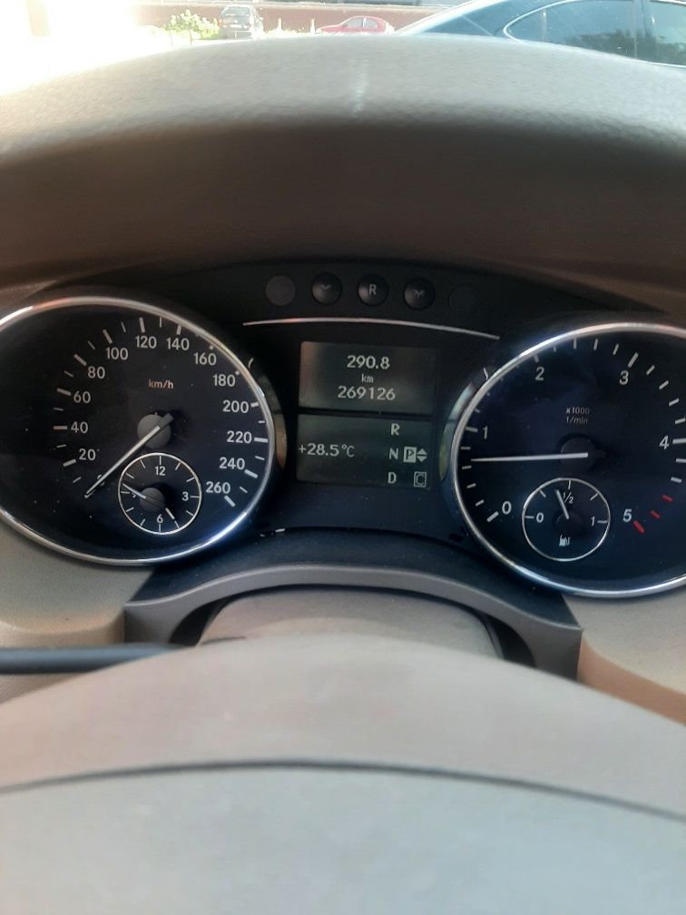 Mercedes R klasa 4 Matic 6 osób