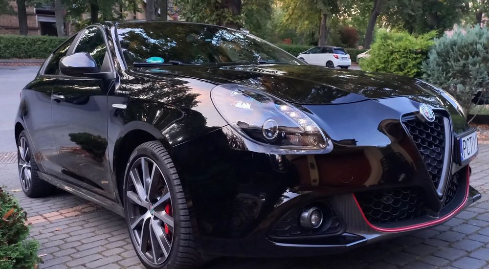 Alfa Romeo Giulietta BOSE   Navi Carbon