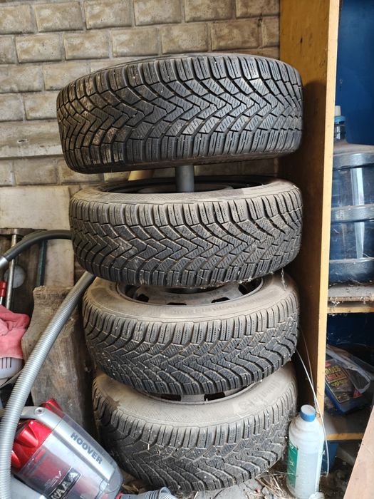 5 Felgi stalowe z oponami zimowymi + dojazdowe 195 60 R15 4x108