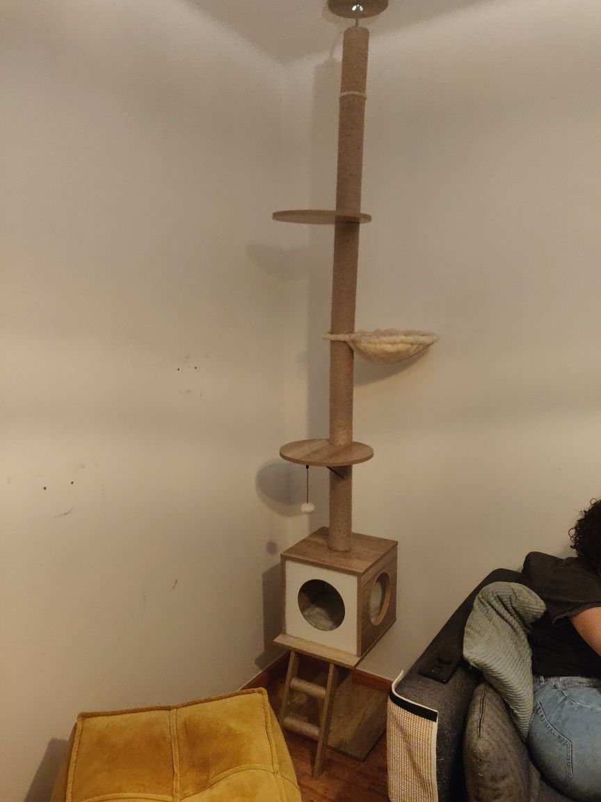 Torre para gatos