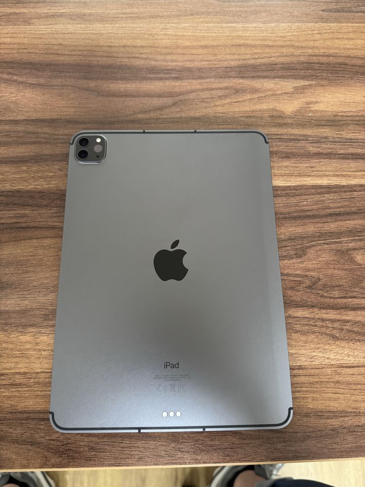 iPad Pro 11” M1 + Pitaka Caze + Pitaka Folio