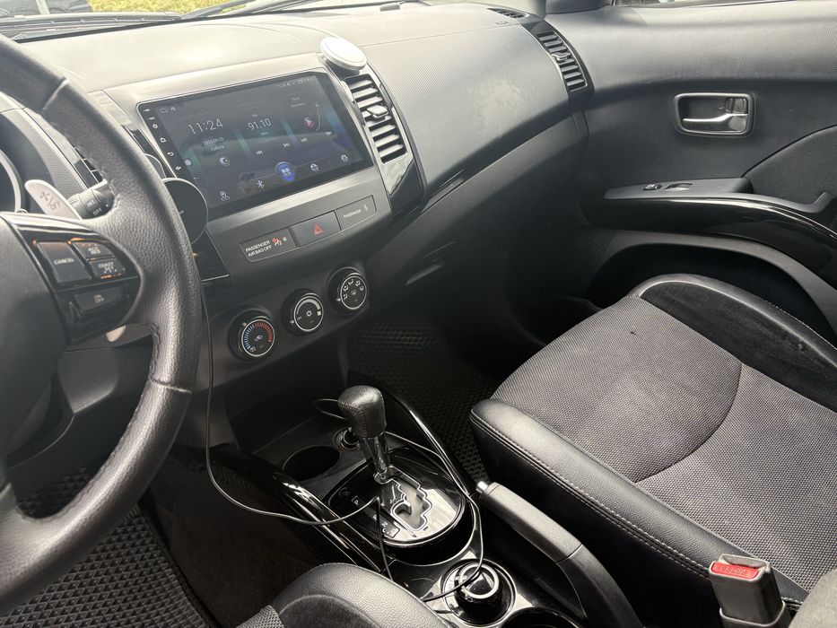 Mitsubishi outlender xl 2011 2.4 бензин, варіатор (автомат)