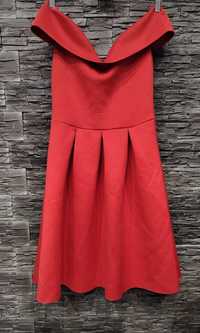 Elegancka czerwona sukienka z odkrytymi ramionami  M