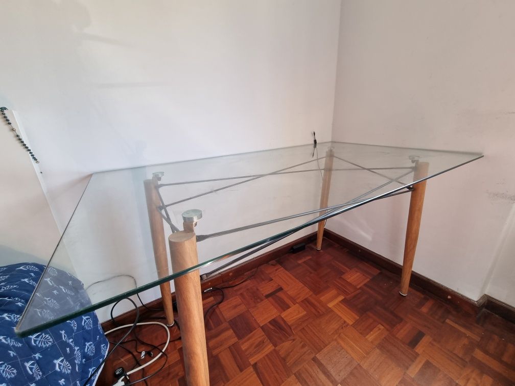 Mesa da sala de vidro
x 140
