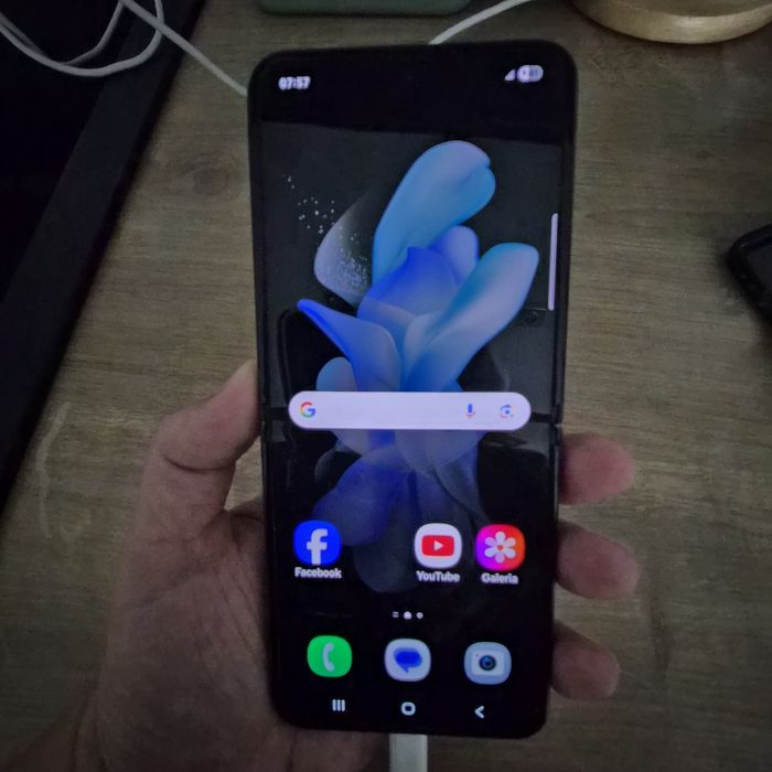 Sprzedam Samsung Zflip4